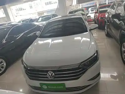 Volkswagen Sagitar 2019