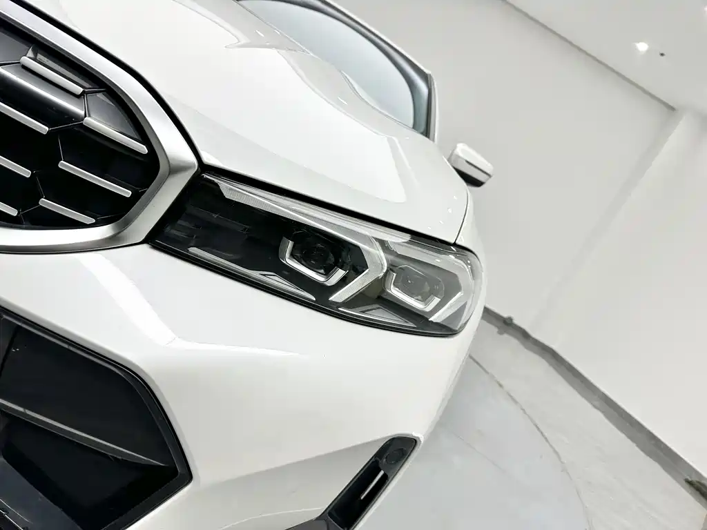 BMW 3 Series 2024 — фото 18