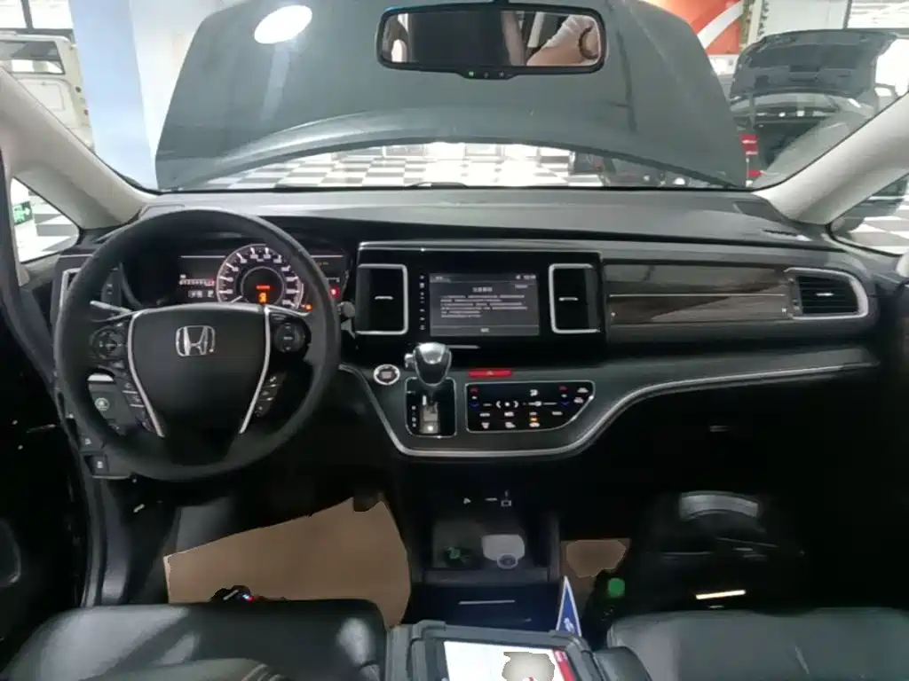 Honda Elysion 2018 — фото 10