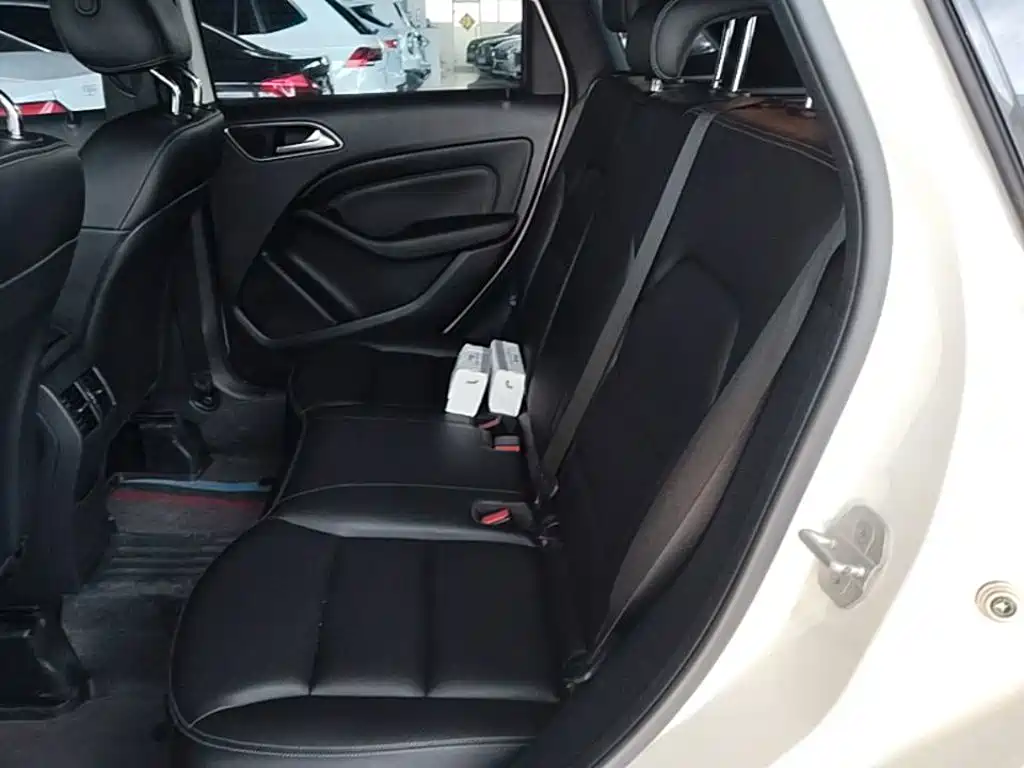 Mercedes-Benz B-Class 2017 — фото 17