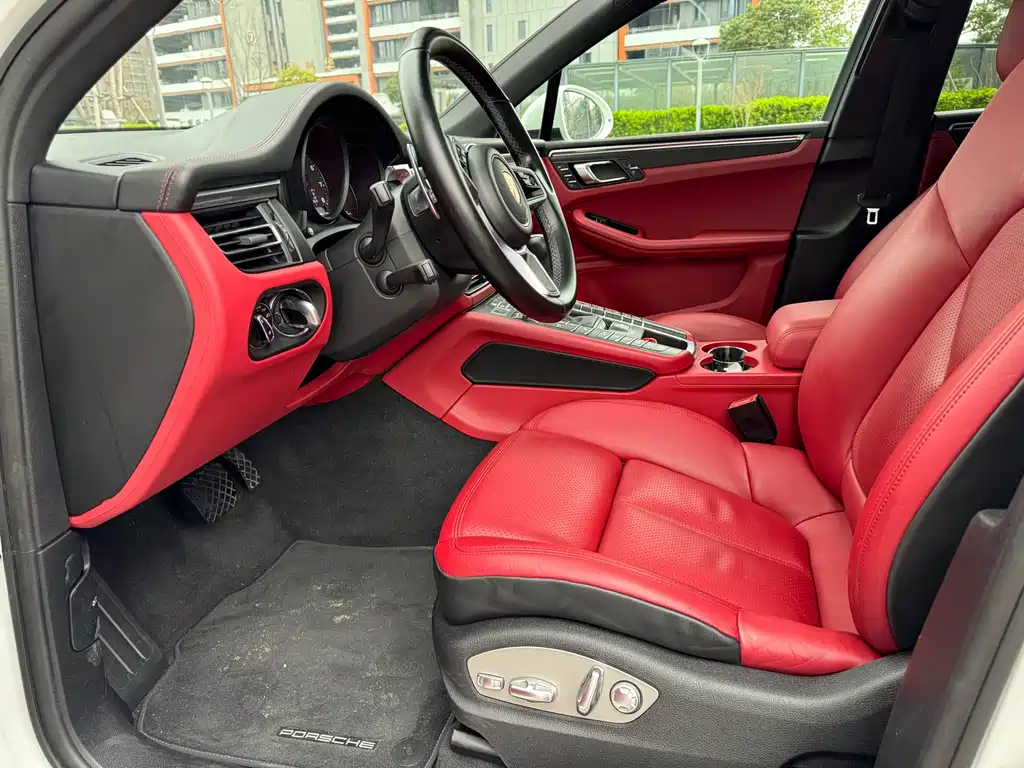 Porsche Macan 2020