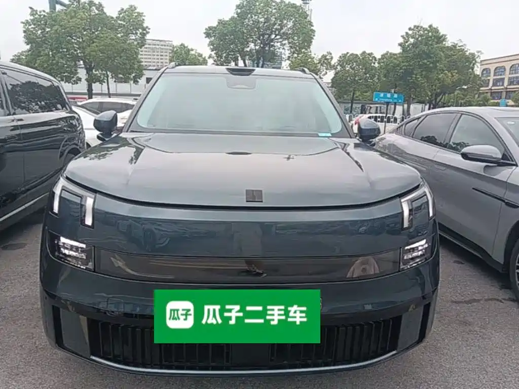 Lynk & Co 900 2025