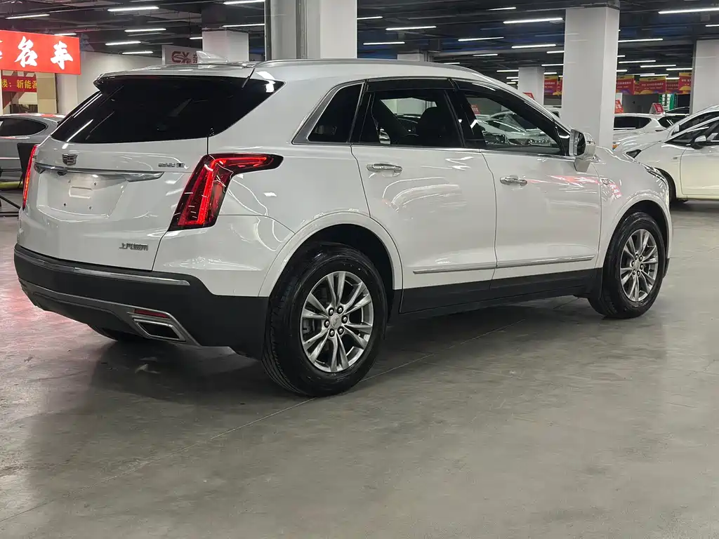 Cadillac XT5 2021 — фото 8