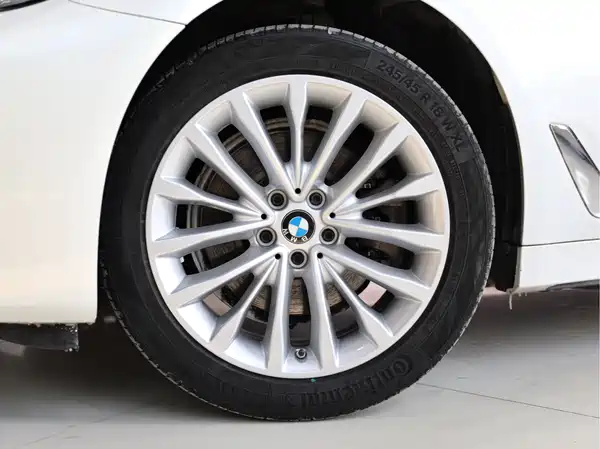 BMW 5 Series 2021