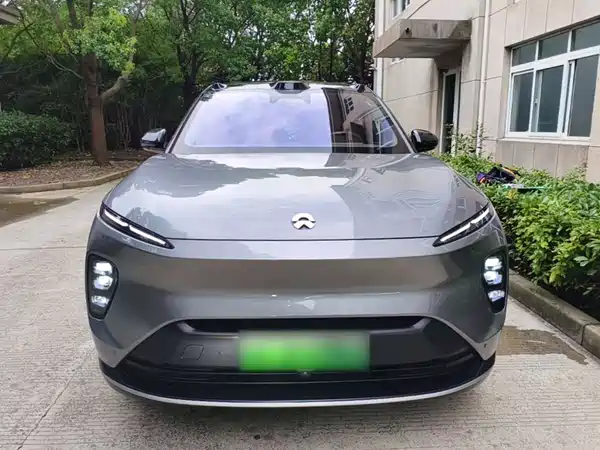 NIO ES8 2024