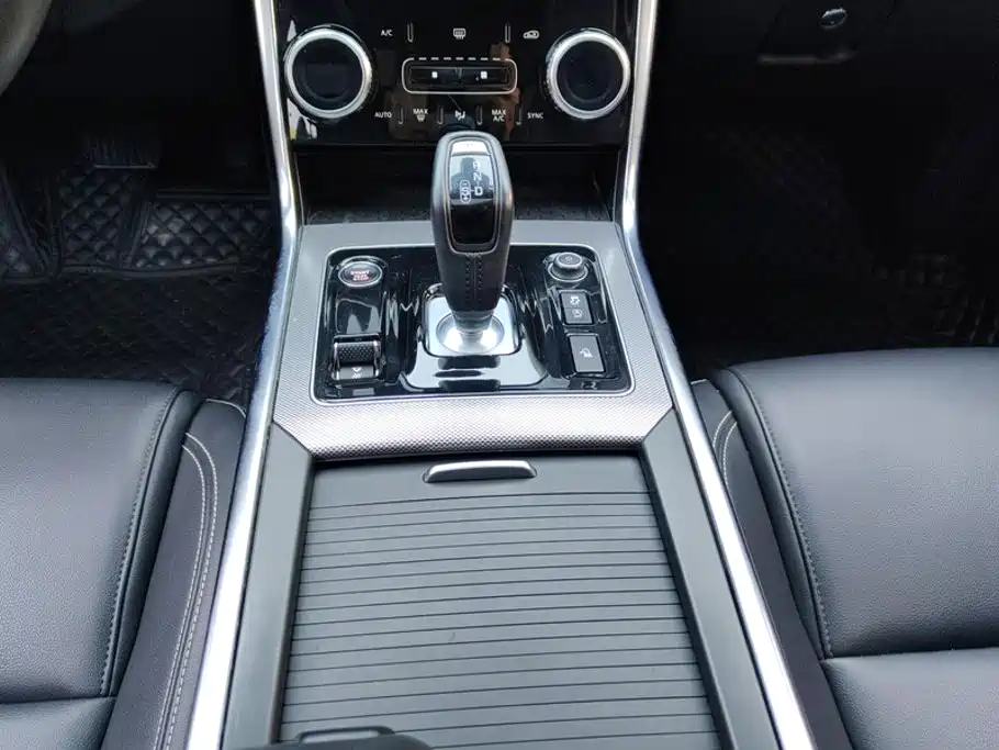 Jaguar XEL 2021 — фото 16