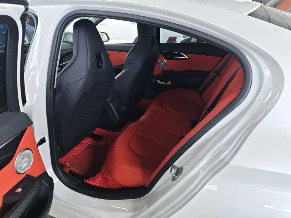 BMW 1 Series 2021