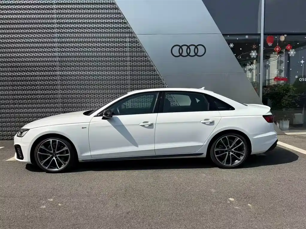 Audi A4L 2023 — фото 3