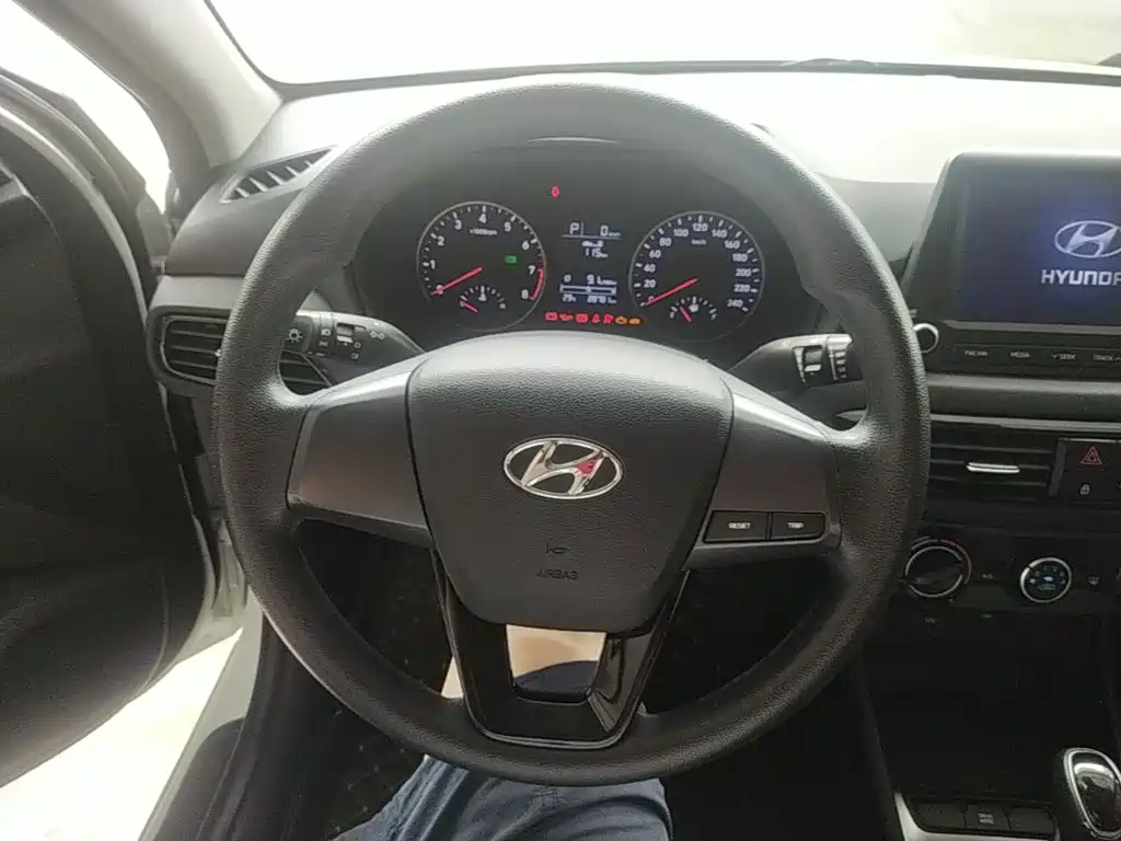 Hyundai Elantra 2021 — фото 11