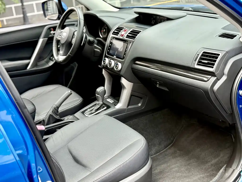 Subaru Forester 2015 — фото 16
