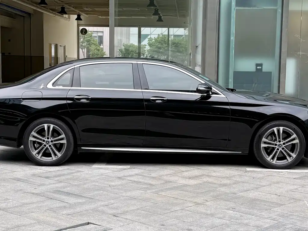 Mercedes-Benz E-Class 2021