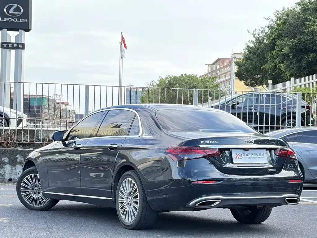 Mercedes-Benz E-Class 2022