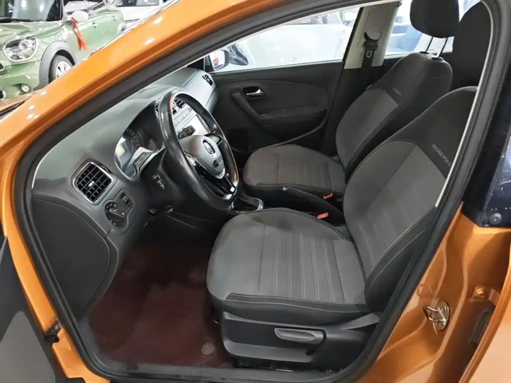 Volkswagen Polo 2015 — фото 15
