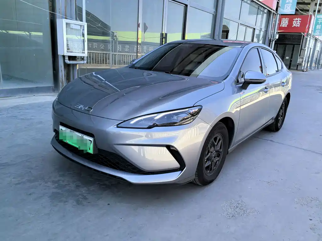 BYD Seal 05 DM-i 2025 — фото 1