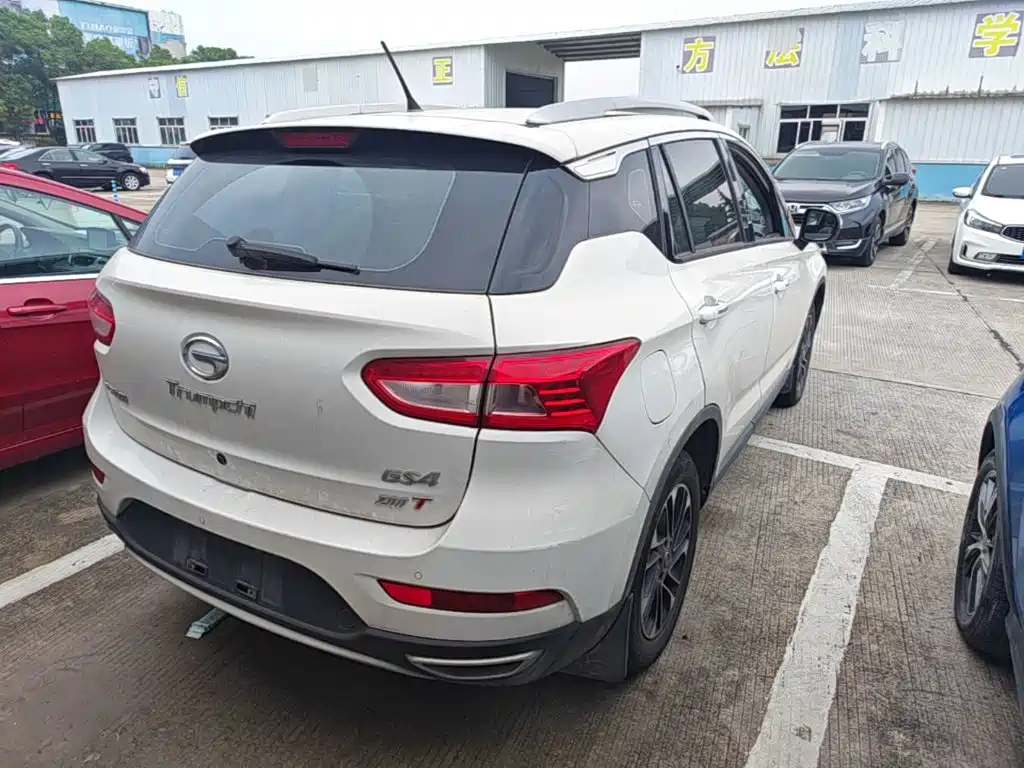 GAC Motor Trumpchi GS4 2015 — фото 7