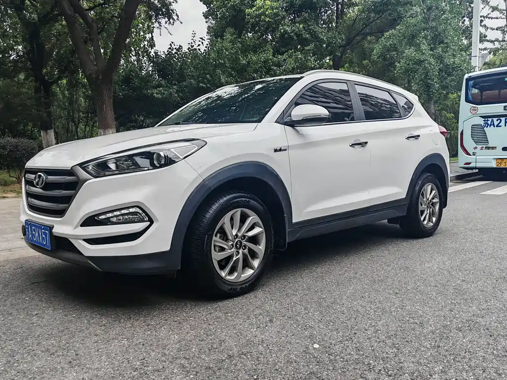 Hyundai Tucson 2017 — фото 1