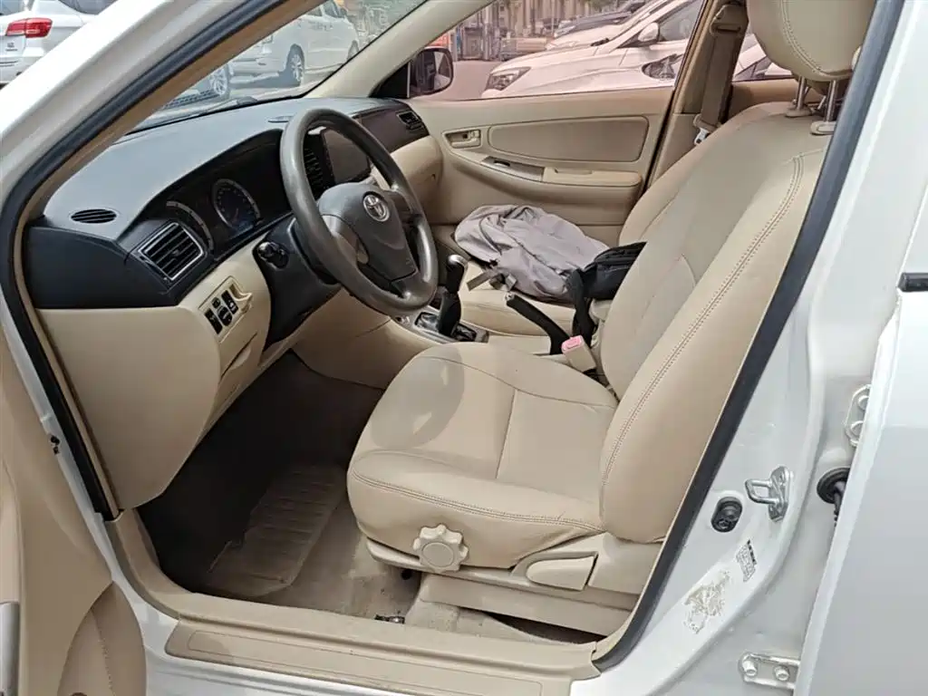 Toyota Corolla 2015 — фото 15