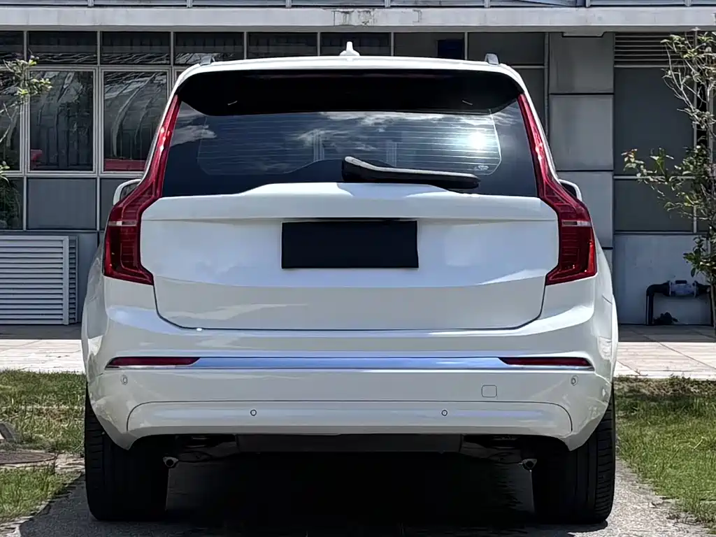 Volvo XC90 2023 — фото 12