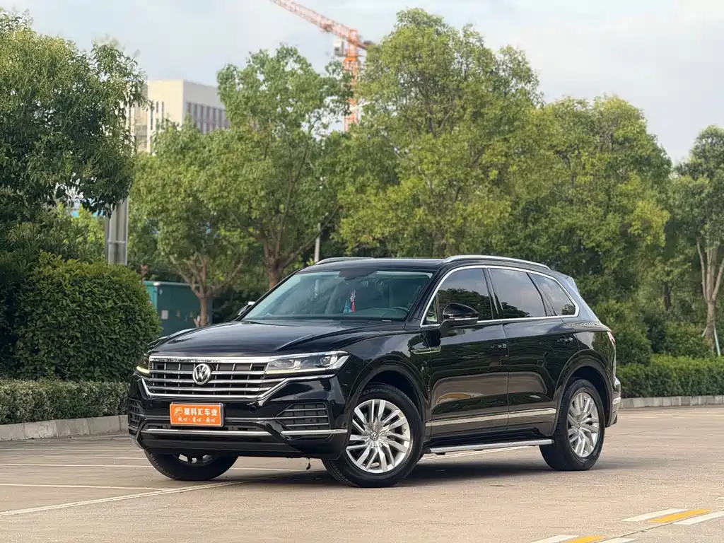 Volkswagen Touareg 2020 — фото 1