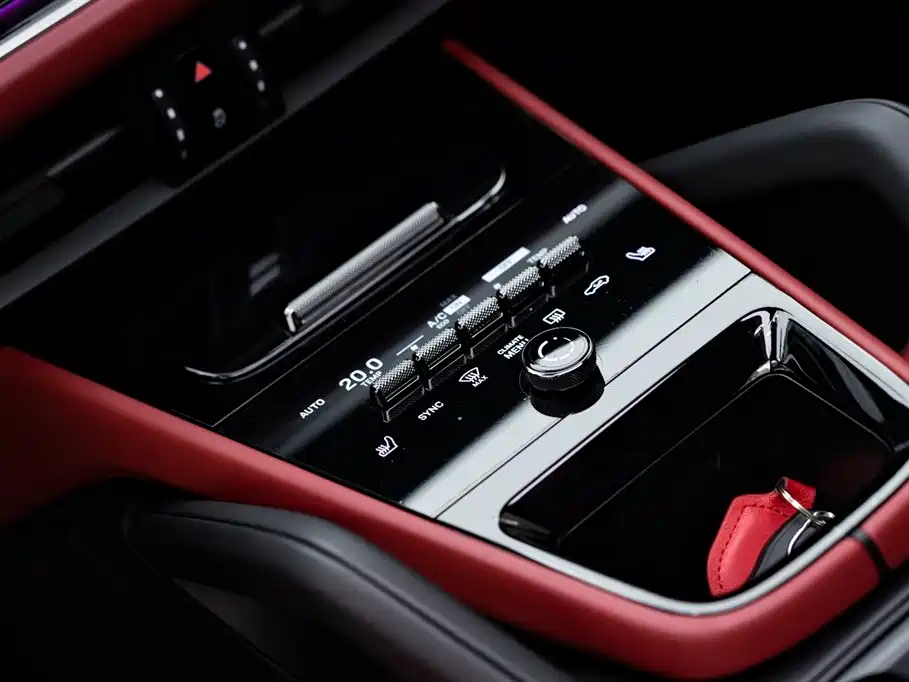 Porsche Cayenne Hybrid 2024 — фото 15