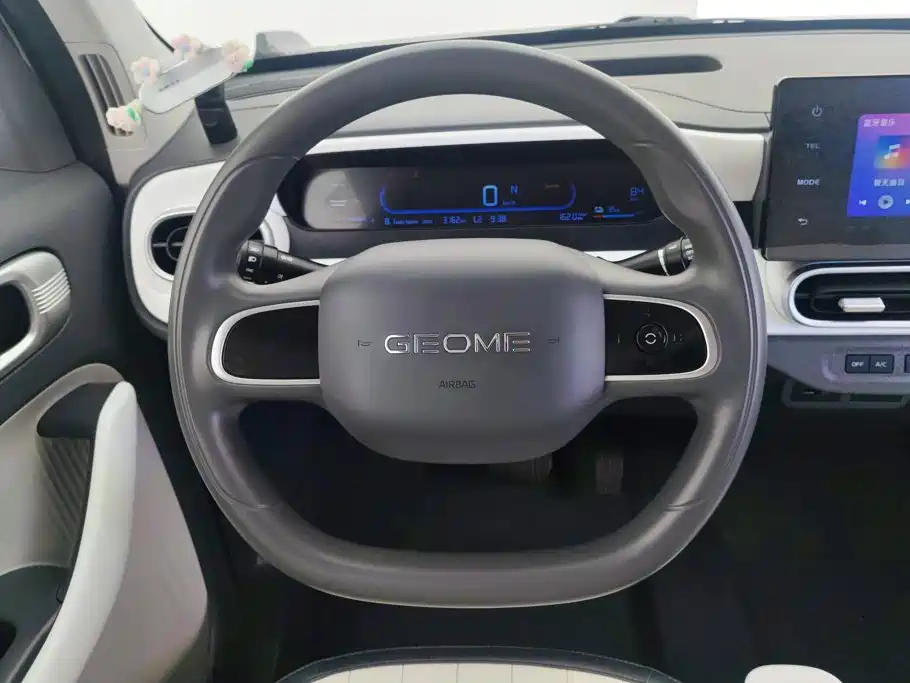 Geely Galaxy Panda 2025 — фото 15