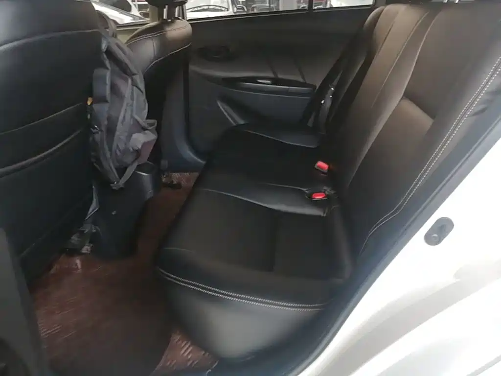 Toyota Yaris L 2019 — фото 17