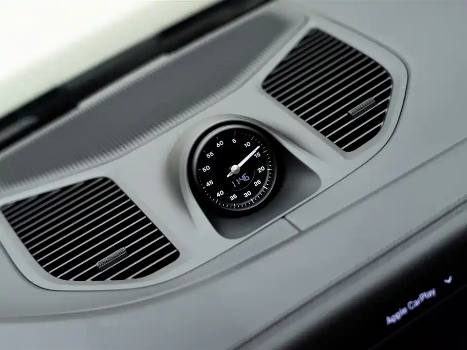 Porsche Cayenne Hybrid 2024 — фото 20