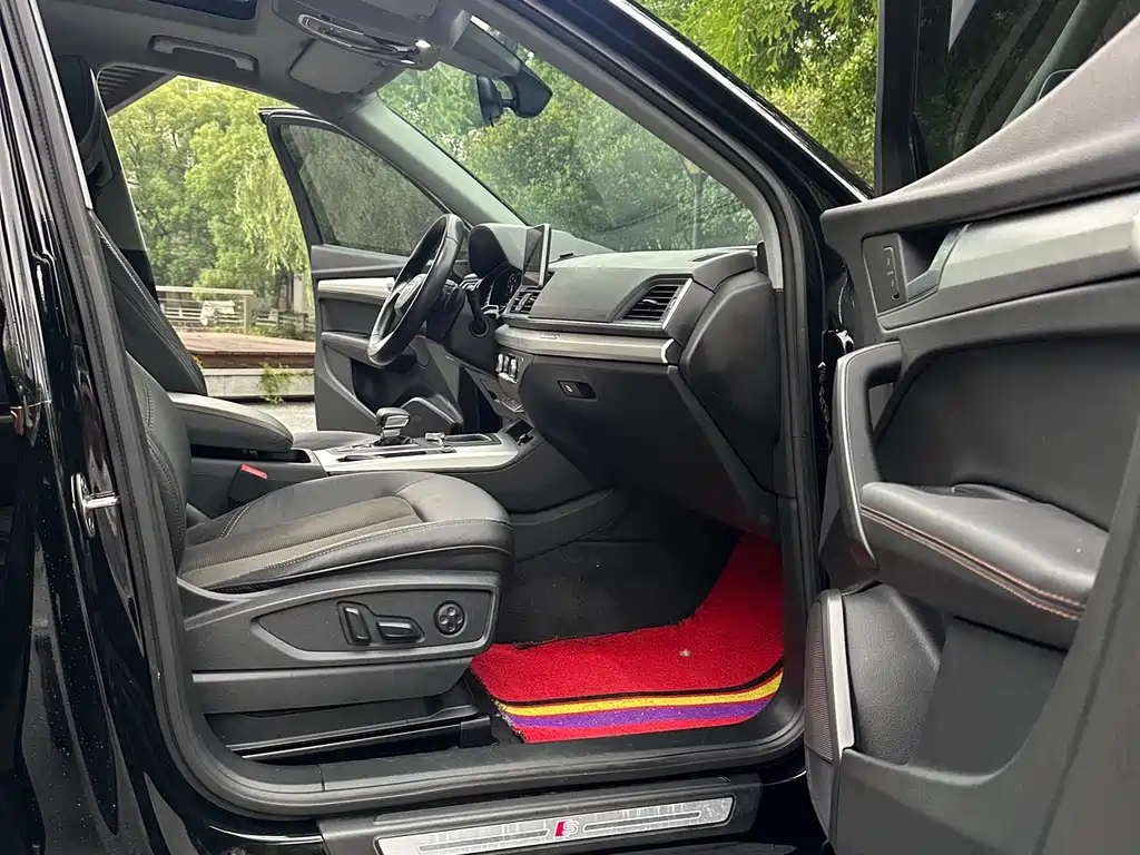 Audi Q5L 2019 — фото 14