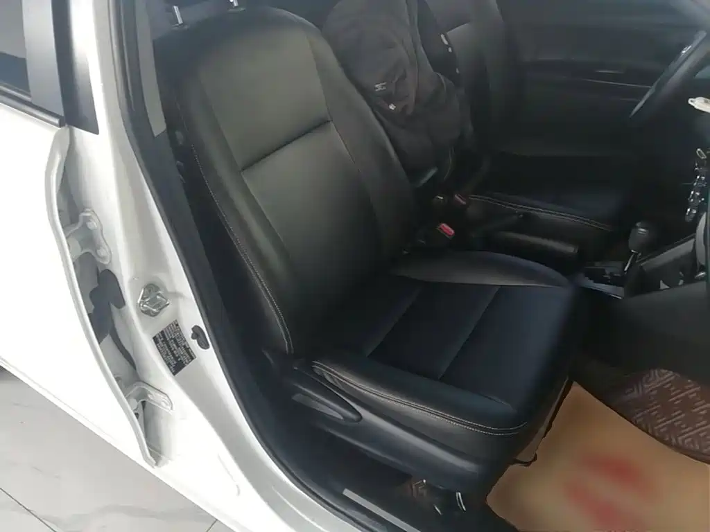 Toyota Yaris L 2019 — фото 25