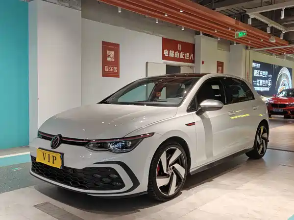 Volkswagen Golf GTI 2021