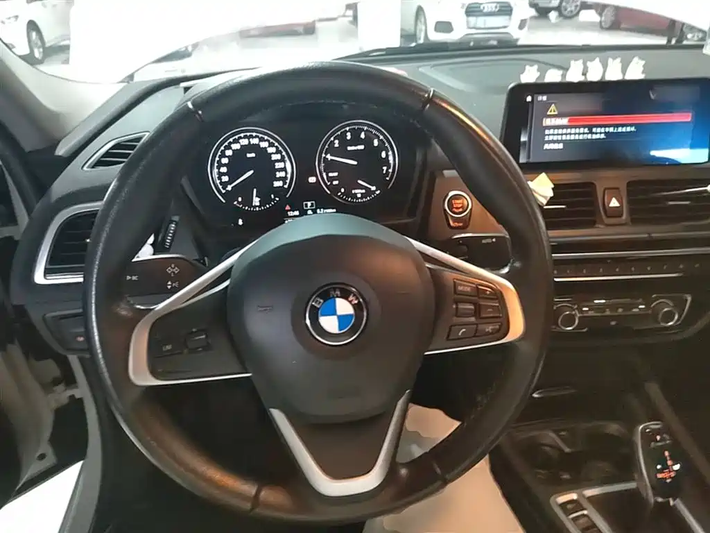 BMW 1 Series 2020 — фото 11