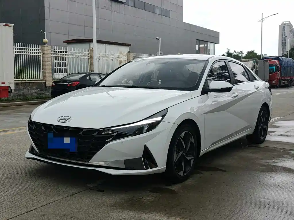Hyundai Elantra 2023