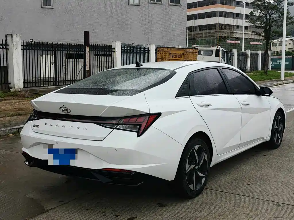 Hyundai Elantra 2023