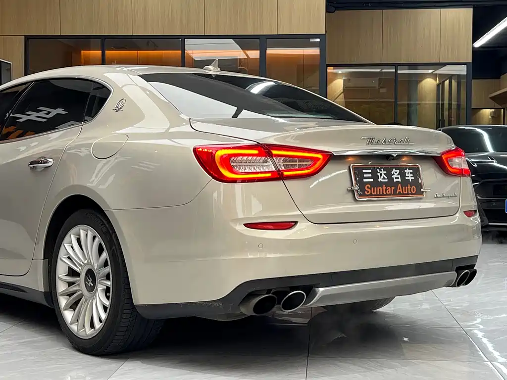 Maserati Quattroporte 2016 — фото 16