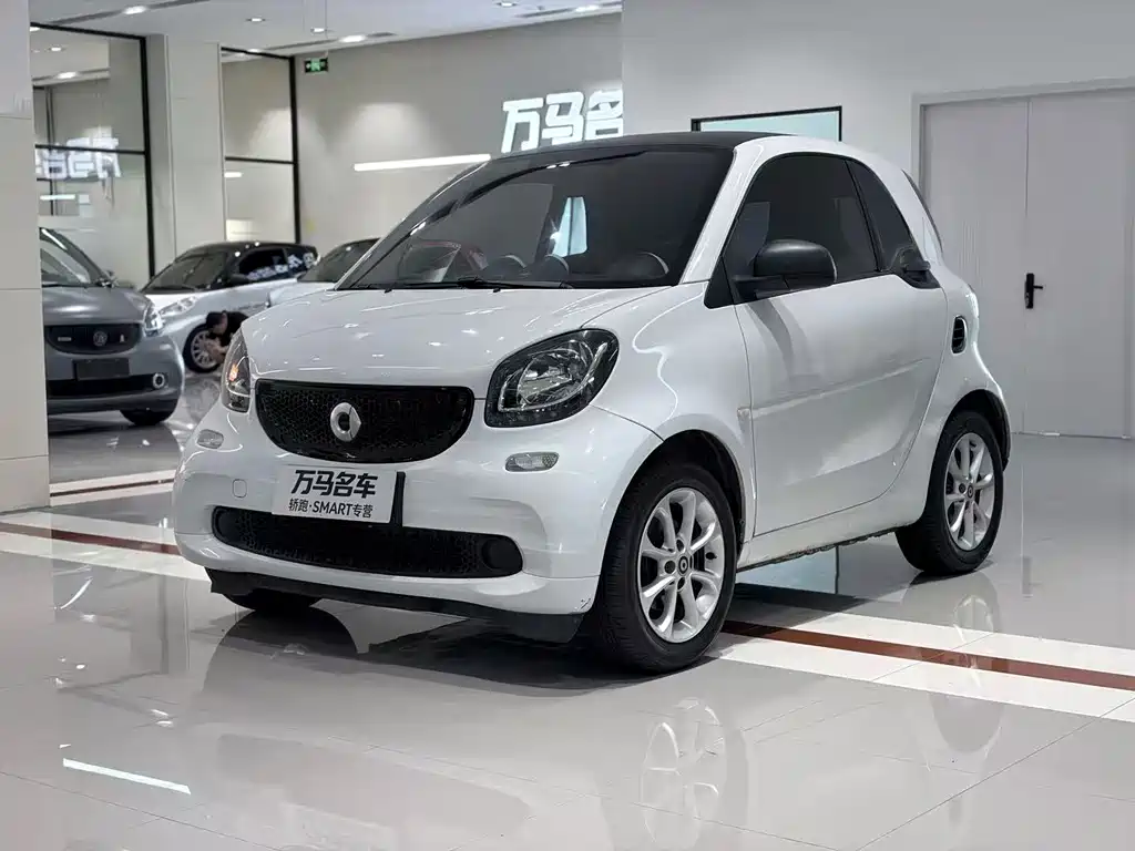 smart fortwo 2016 — фото 1