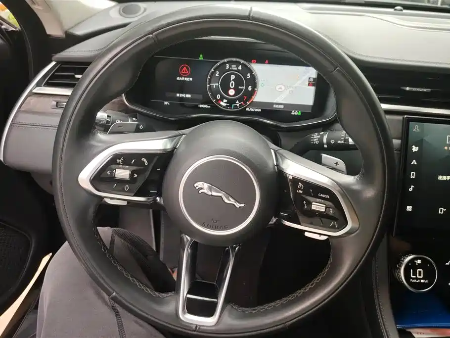 Jaguar XFL 2022 — фото 15