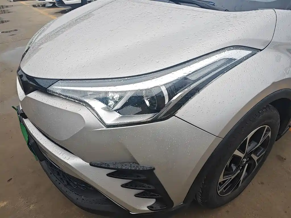 Toyota C-HR 2020 — фото 24