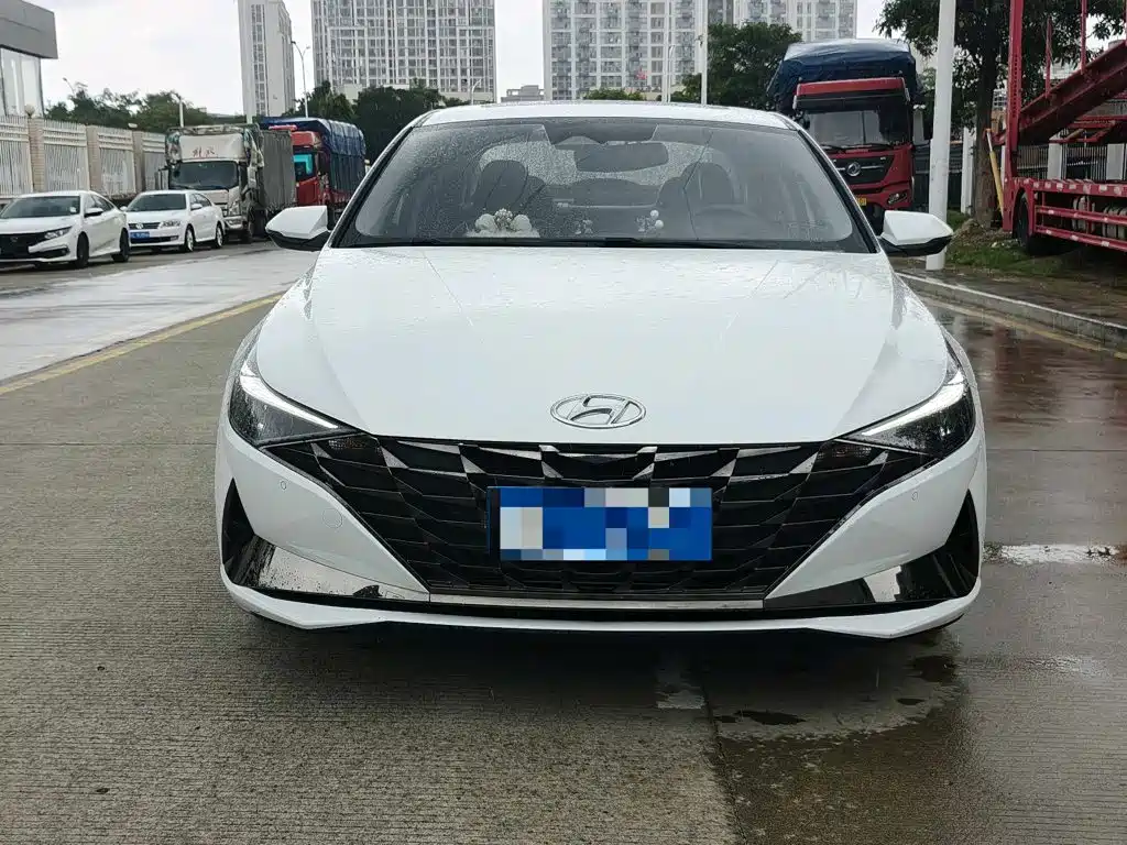 Hyundai Elantra 2023
