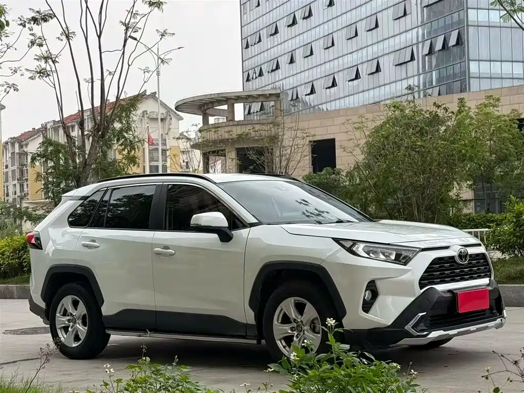 Toyota RAV4 2021