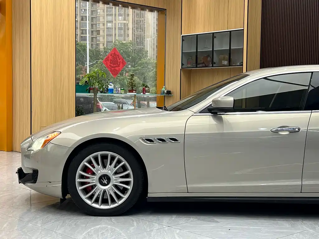 Maserati Quattroporte 2016 — фото 13
