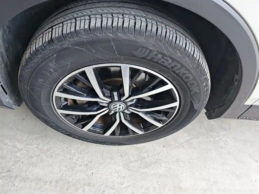 Volkswagen Tiguan L 2018 — фото 23