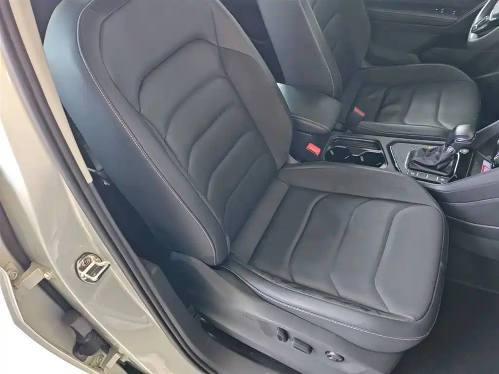 Volkswagen Tiguan L 2018 — фото 25