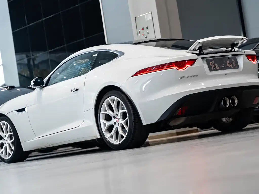 Jaguar F-TYPE 2015 — фото 5