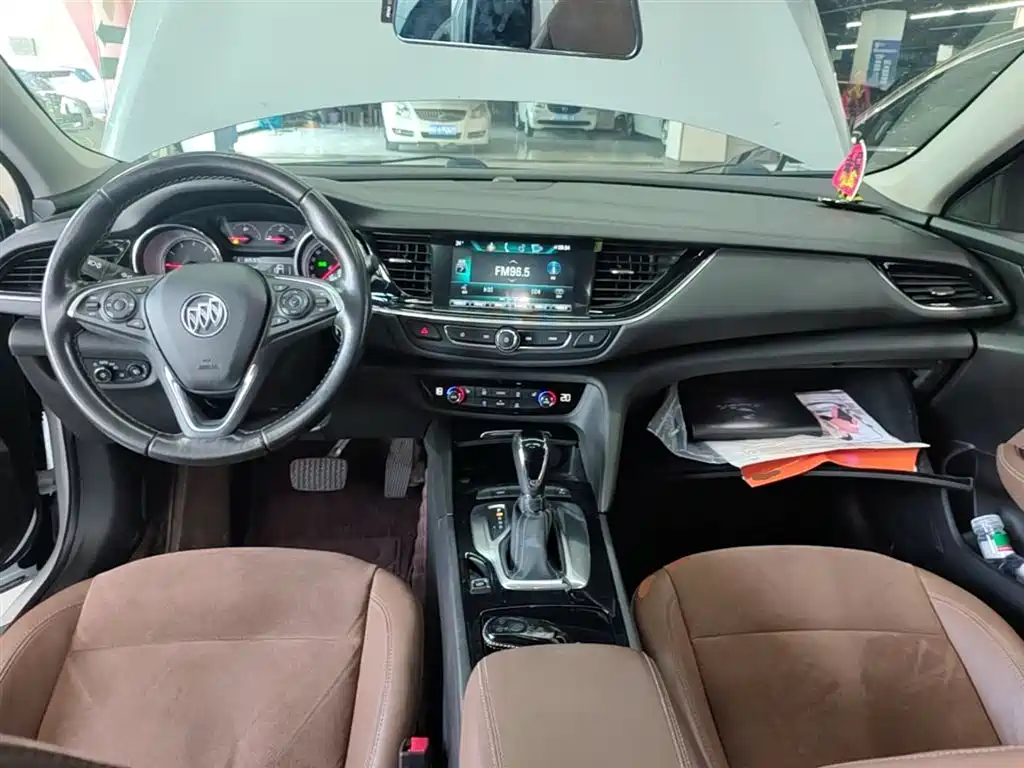 Buick Regal 2019 — фото 10