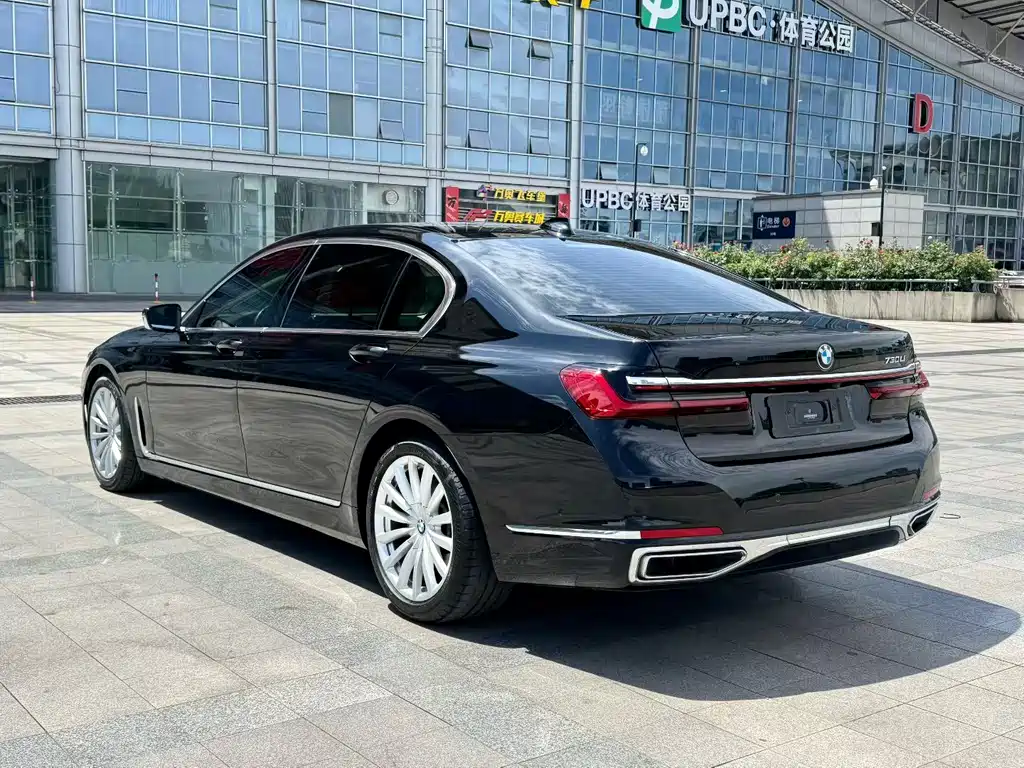 BMW 7 Series 2019 — фото 8