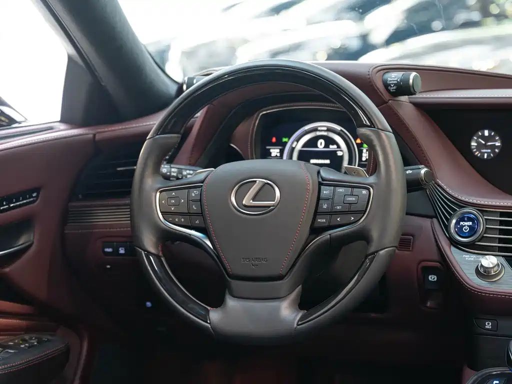 Lexus LS 2020 — фото 14
