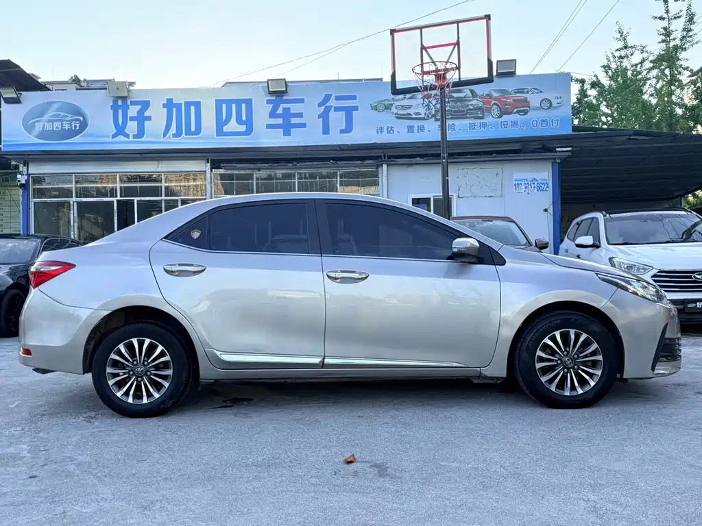 Toyota Corolla 2018 — фото 12