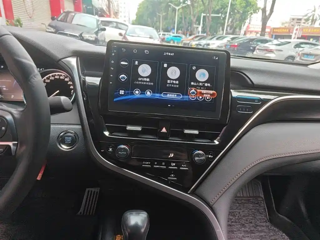 Toyota Camry 2023 — фото 13