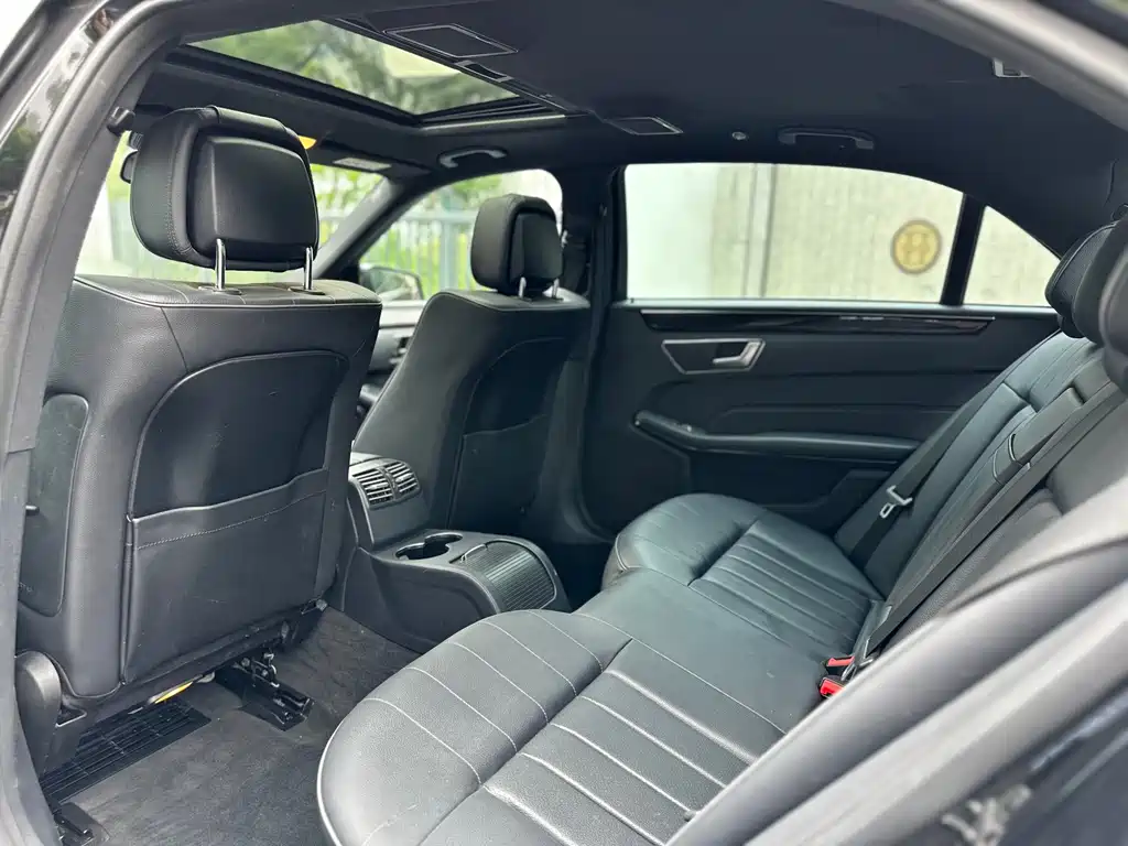 Mercedes-Benz E-Class 2015 — фото 9