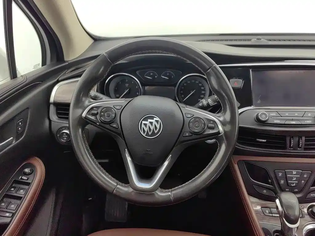 Buick Envision Plus 2017 — фото 11